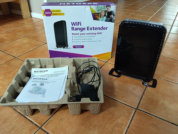 Netgear WN2500RP reititin