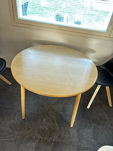 Pyöreä ruokapöytä, jatkettava