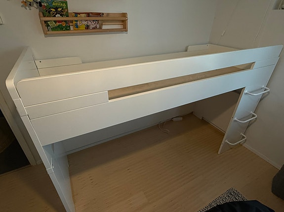 Muurame Jungmanni parvisänky