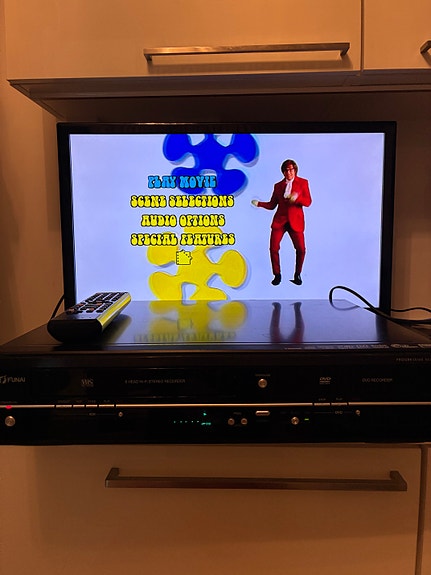 Funai WD6D-D4413DB dvd/vhs soitin tallennuksella