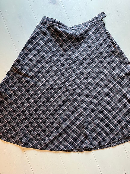 Ruudullinen vintage-hame