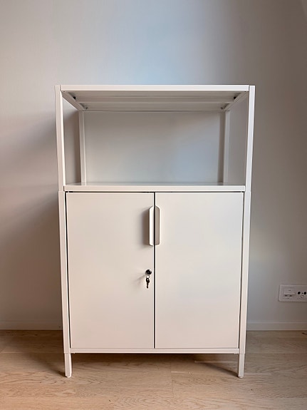Trotten IKEA kaappi valkoinen