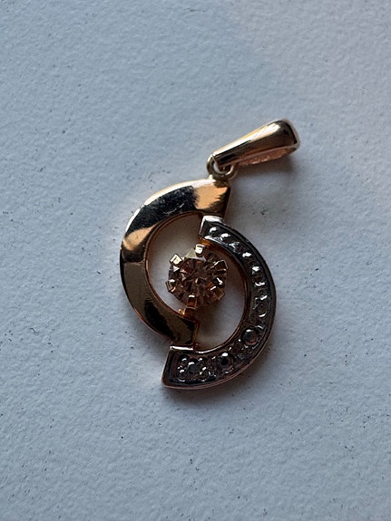 14k kultainen riipus