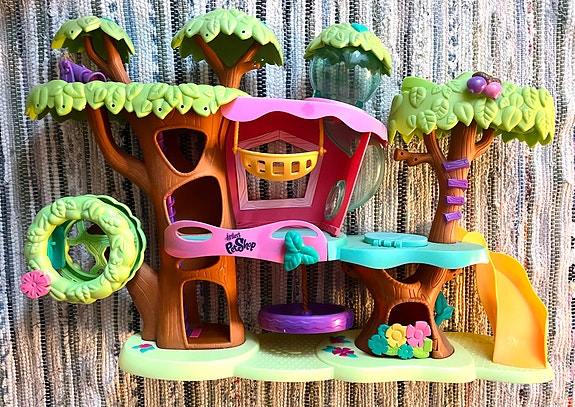 Littlest pet shop -talo