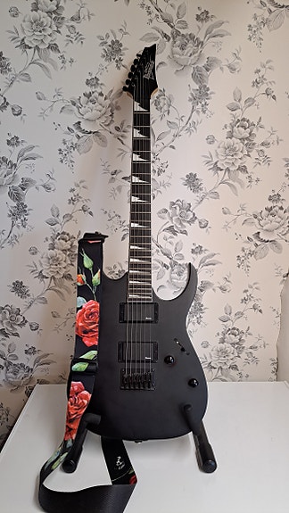 Sähkökitara Ibanez