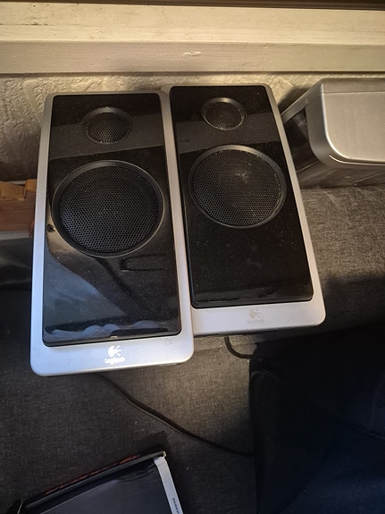 Logitech 2.1 kaiutinsetti subwooferilla