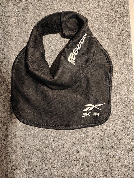 Reebok 3K jr kaulasuoja