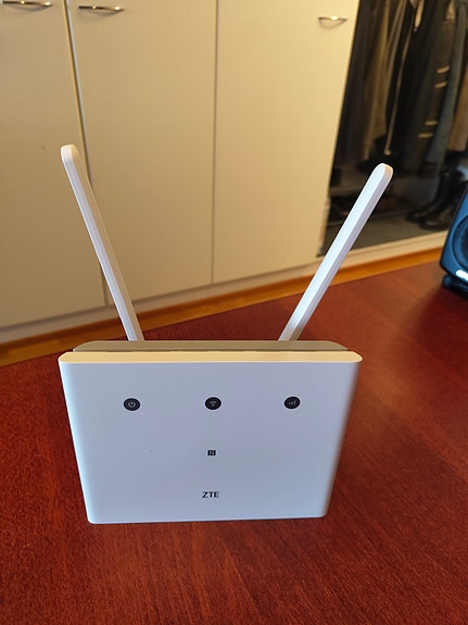 ZTE MF286R 4G-modeemi reititin