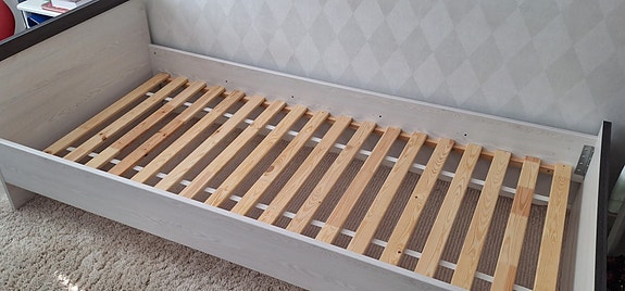 Sänky 90cm x 200cm