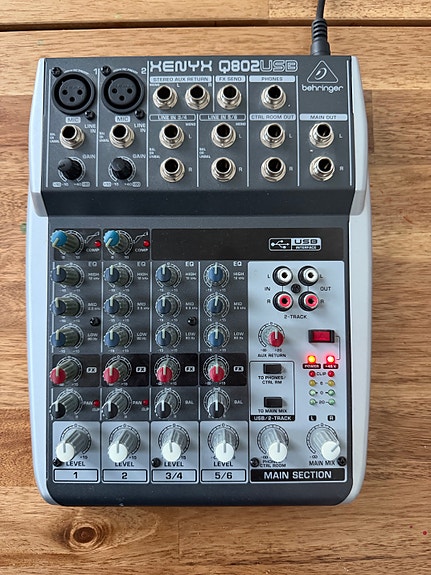 Behringer Xenyx Q802USB USB-mikseri