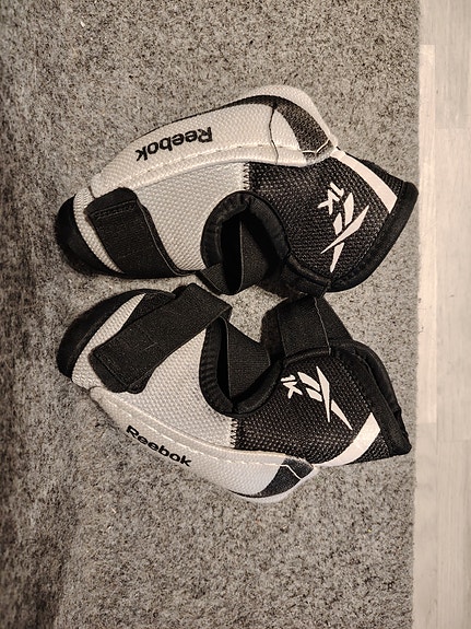 Reebok 1K kyynärsuojat koko 145-165cm