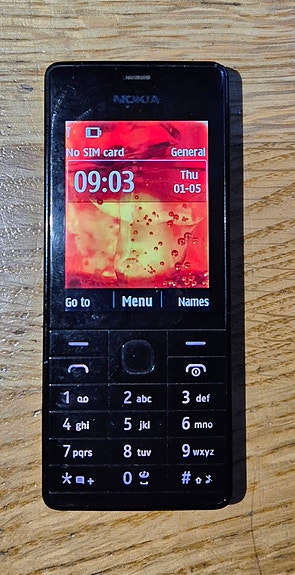 Nokia 515, musta – alkuperäinen laatikko
