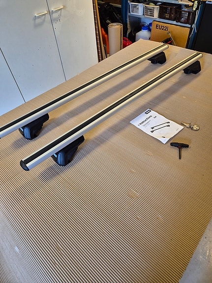 Thule SmartRack XT kattoteline railseihin, esim. Volvo V70 mk3