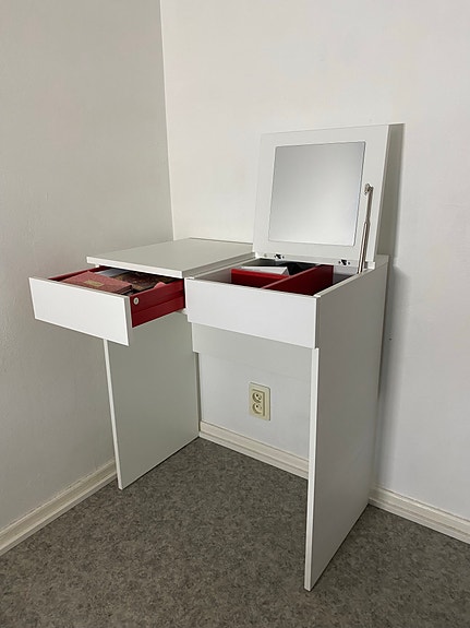 IKEA BRIMNES meikkipöytä / kampauspöytä, valkoinen
