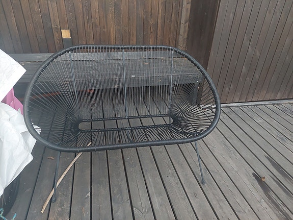 Sohva pihalle tai parvekkeelle