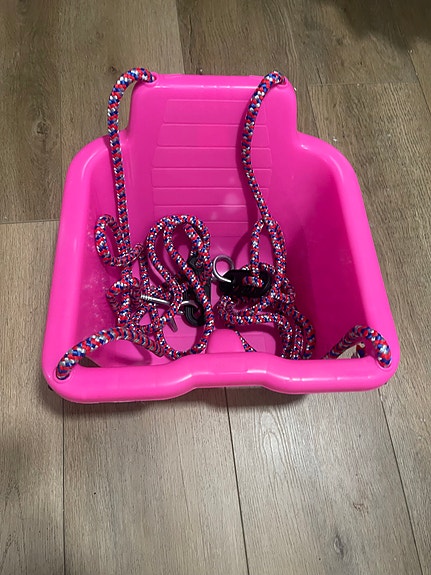 Plasto pinkki keinu