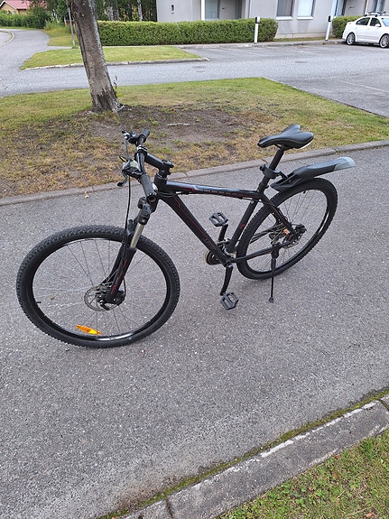 Jupiter 29" maastopyörä (alumiinirunko)