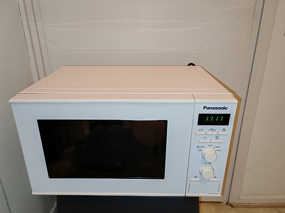 Mikroaaltouuni Panasonic.