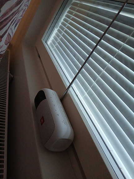 JBL Bluetooth-kaiutin valkoinen