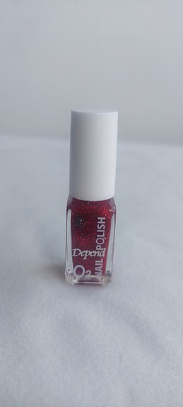 Depend punainen glitter hile kynsilakka