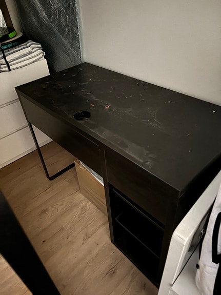 Ikea MICKE Työpöytä, mustanruskea, 105x50 cm
