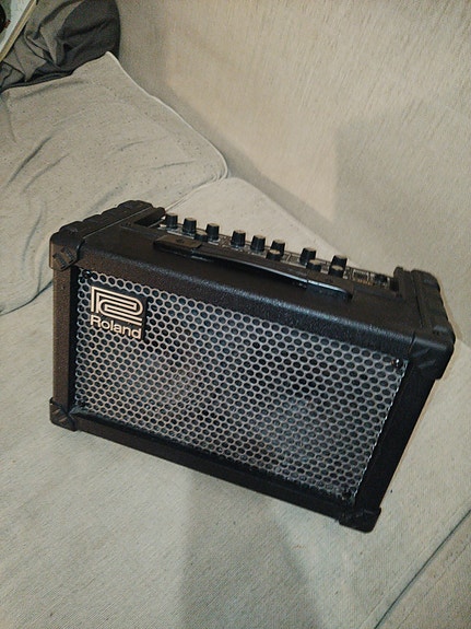Roland cube street