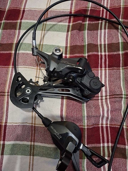 Shimano Deore CUES takavaihtaja ja vaihdevipu