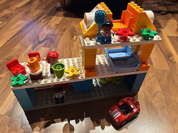 LEGO DUPLO omakotitalo