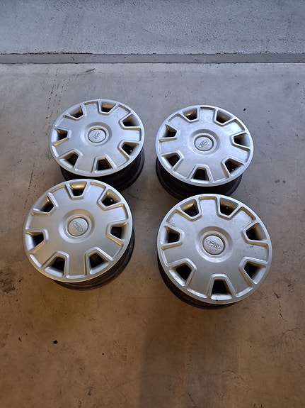 Ford 15" peltivanteet ja kapselit