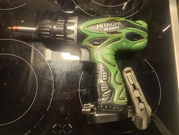 Toimiva Hitachi DS12DVF3 12V akkuporakone + akku ja laturi
