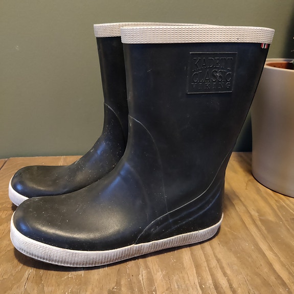 Viking kumisaappaat 36