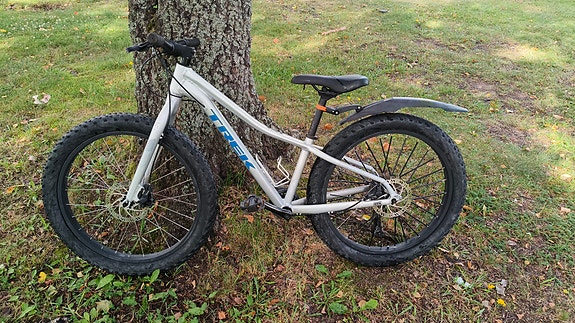 Trek lasten pyörä 24"