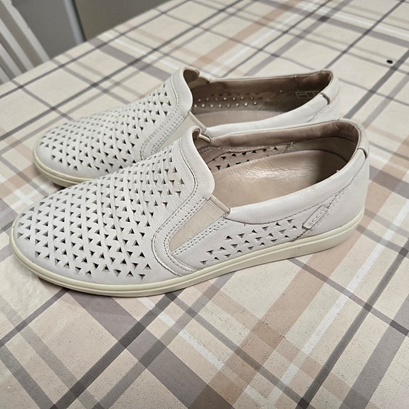 ECCO slip on-kengät. Koko 40