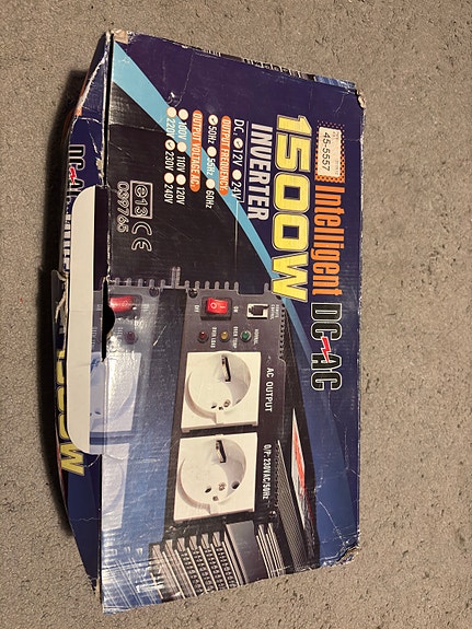 Intelligent DC-AC 1500W invertteri 12V–230V