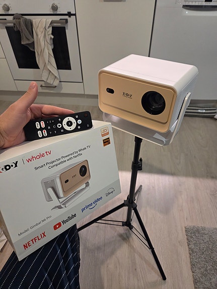 XGODY Gimbal N6 Pro Full HD -projektori (Smart TV, Netflix) + jalusta