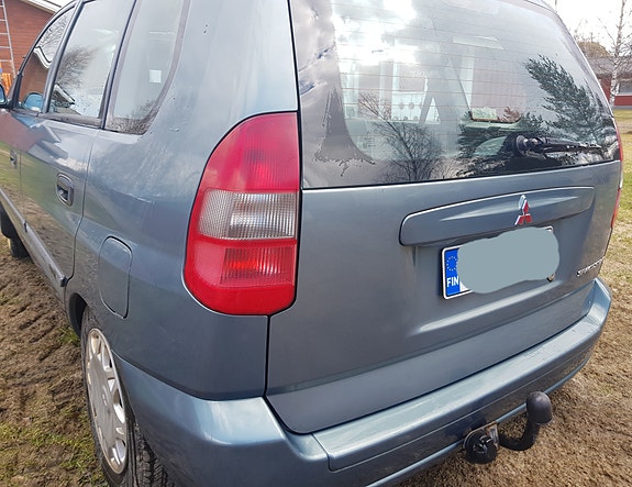Mitsubishi Space Starin osia