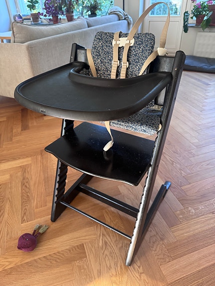 VARATTU Stokke Tripp Trapp, musta
