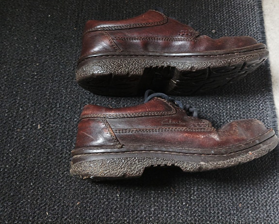 Miesten rotevat 43 Clarks. Juhla Borg. 44 Varsitennsri ym