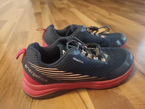 Maastojuoksukengät 35