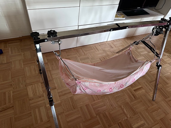 Mama laps sähköinen vauvan keinu/ kehto