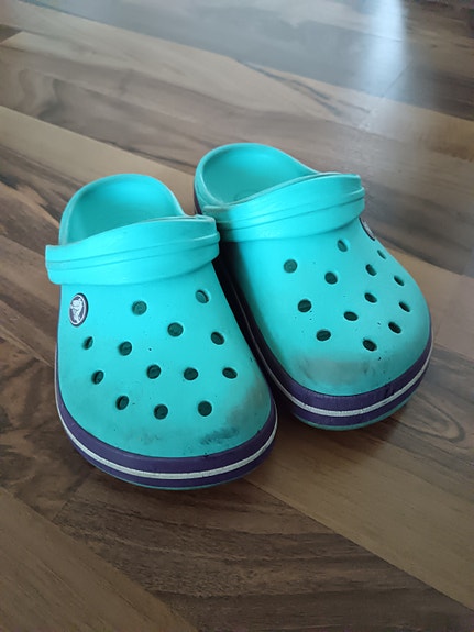 Crocs sandaalit
