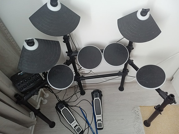 Alesis DM Lite sähkörummut