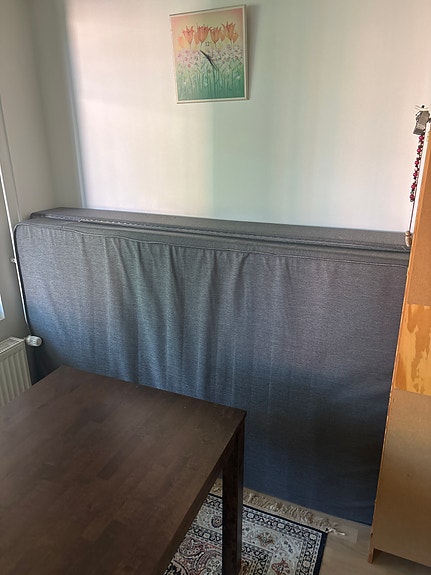 Sänky, jalat ja runkopatja