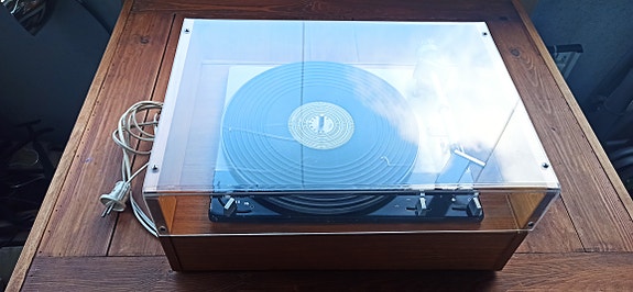 (VARATTU!!!) Telefunken Hifi Z10 Vintage levysoitin