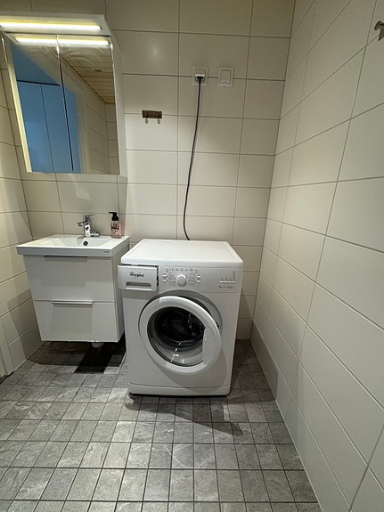 Whirlpool edestä täytettävä pesukone
