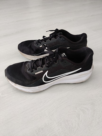Nike juoksukengät koko 42 musta