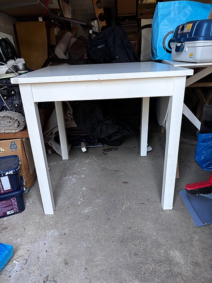 IKEA valkoinen ruokapöytä / työpöytä