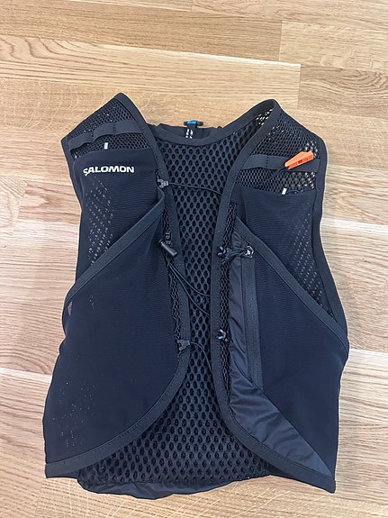 Salomon Active skin 8 juoksuliivi