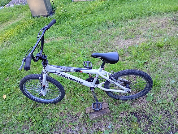 Yosemite BMX 20" valkoinen unisex-pyörä