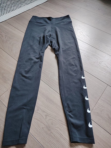 Nike juoksutrikoot